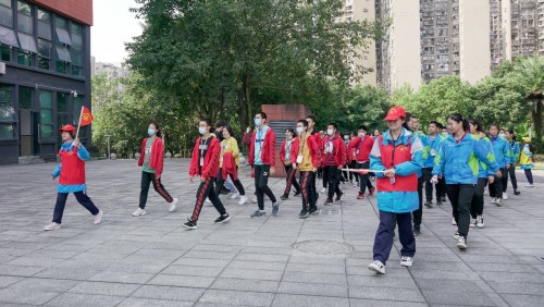 体验专业魅力 彰显匠魂精神 ——记重庆市第六届职业教育活动周